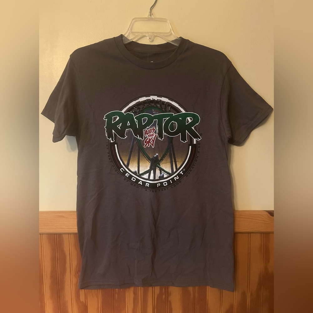 NWT Raptor Cedar Point Graphic T-Shirt